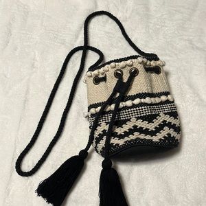 Adjustable bucket purse